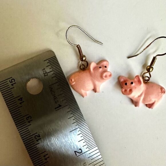 Pink pig drop earrings - Picture 4 of 9